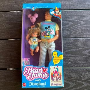 NRFB vintage 1989 ~ The Heart Family ~ Visits Disneyland °o° - Dad & Boy 🎢🎠